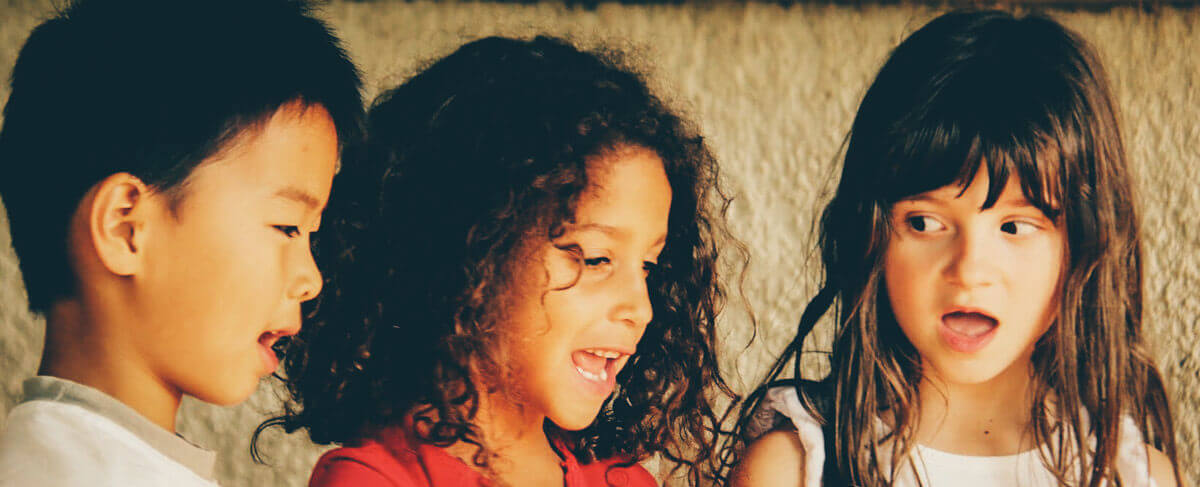 Un groupe d'enfants pendant le bain linguistique de RéctréAnglais